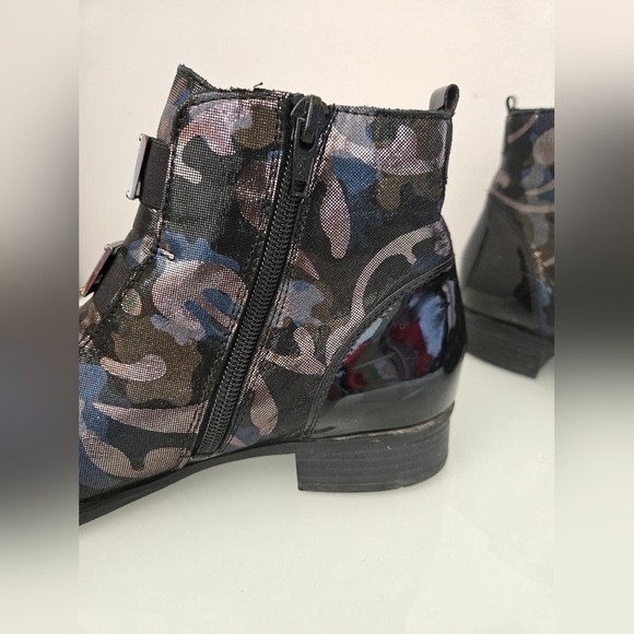 REMONTE Patent Leather Ankle Booties - Blue /Silver Camo,Mirrored Plates. 6.5-7 - Picture 6 of 14